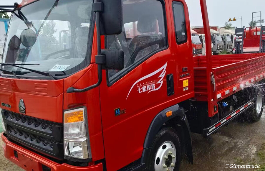 HOWO Hanjiang 5-tons 140HP 3.3-meter half-cabin flatbed light truck