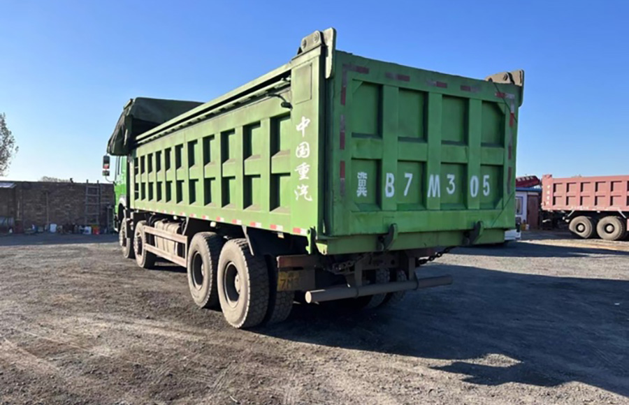 Sinotruk Howo-7 Dump Truck 8x4 440Hp 8.2m ZZ3317N4667E1